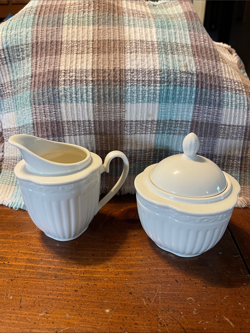 White Ceramic Creamer and Lidded Sugar Bowl Set - Classic Serveware